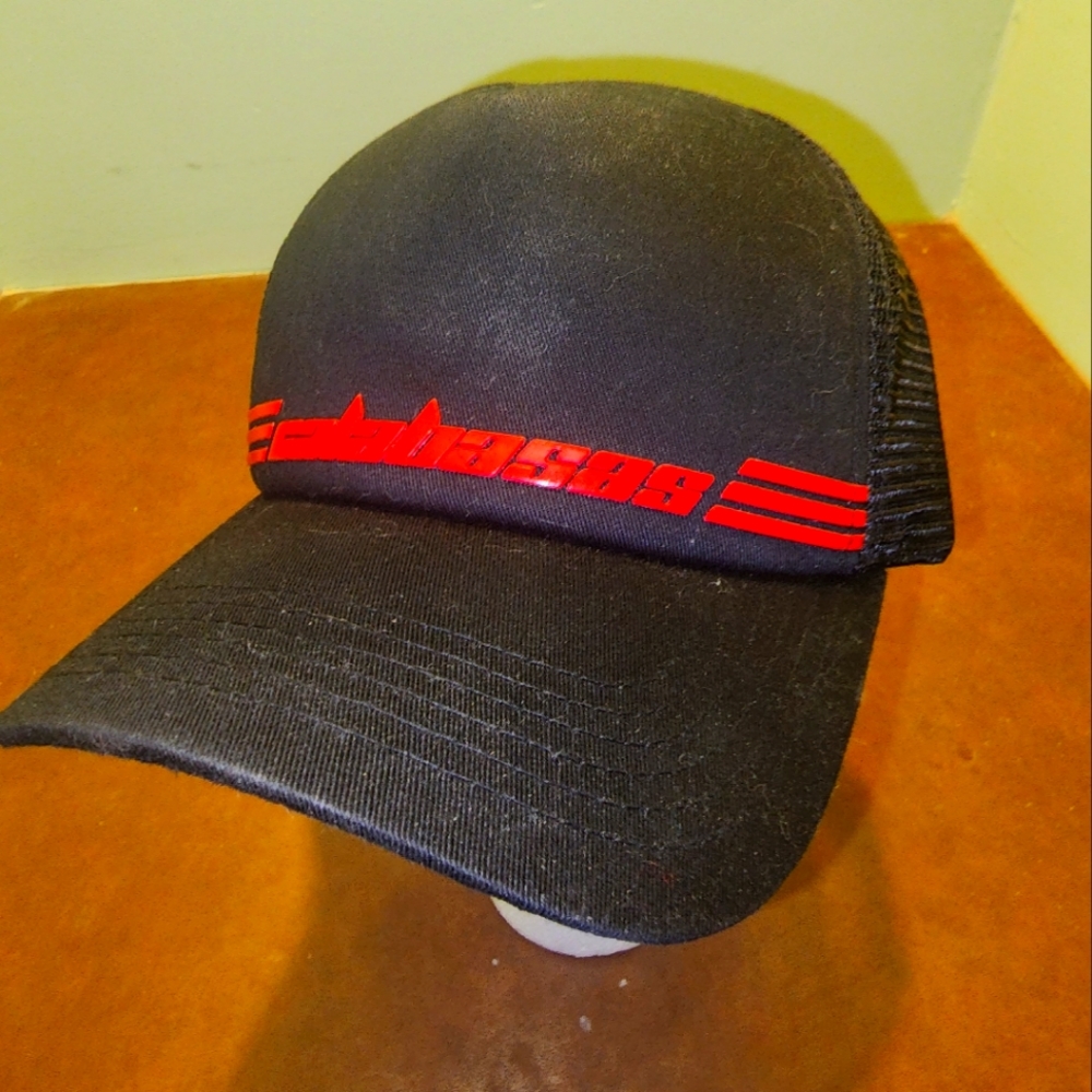 Black trucker hat like new says Calabasas